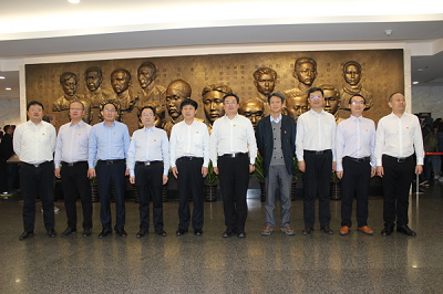 6621555311285445.png 領導班子合影1.png